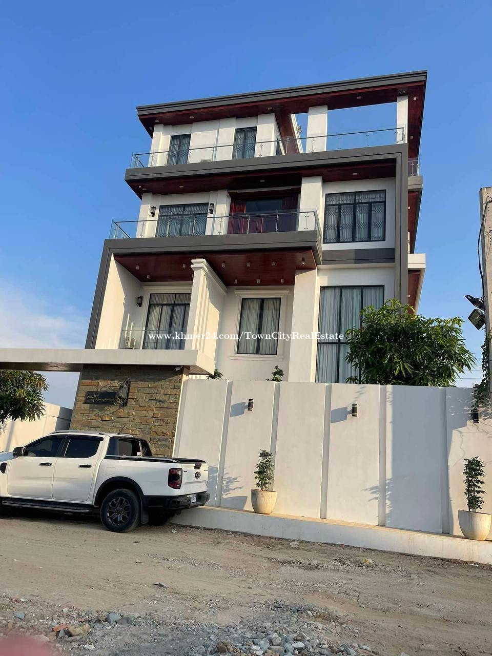 Modern 09 Bedrooms Villa For Rent Near Aeon Mall Sen Sok