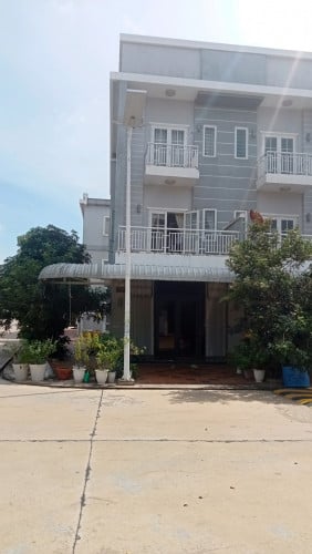 ផ្ទះអាជិវកម្ម