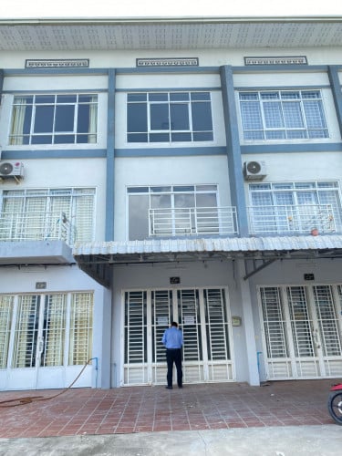 ផ្ទះនឹងដី ជួល