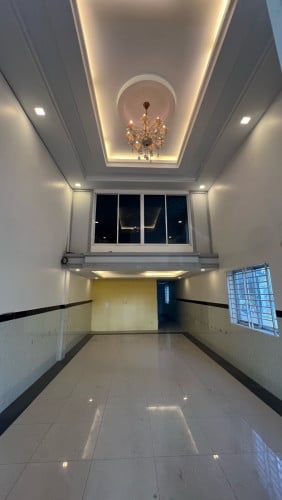 #ផ្ទះល្វែងកែងសំរាប់ជួល