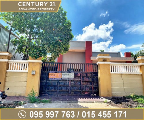 ផ្ទះវីឡា ជិតវត្តវាលស្បូវ (វាលស្បូវ) ចម្ងាយ​1គីឡូម៉ែត្រ ពីបុរីប៉េងហួតបឹងស្នោរ ត្រូវការលក់បន្ទាន់