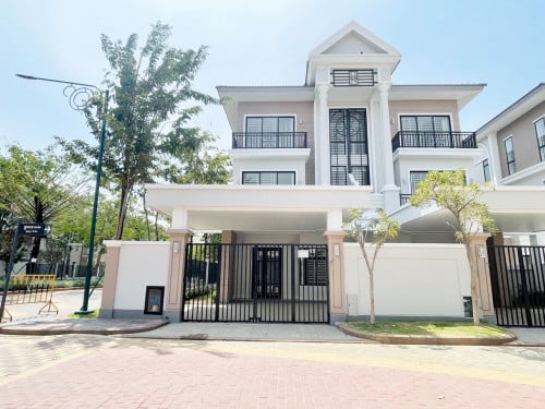 វីឡាភ្លោះអេកែងសម្រាប់ជួលនៅបុរីប៉េងហួតដឹស្តាមេរាហ្គាដិន 50ម