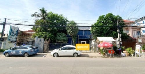 ទីតាំងអាជីវកម្មជួល/លក់ ៖ ជិតផ្សារ Century Plaza-ពោធិន៍ចិនតុង, រាជធានីភ្នំពេញ