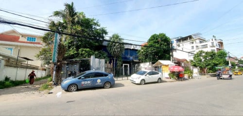 ទីតាំងអាជីវកម្មជួល/លក់ ៖ ជិតផ្សារ Century Plaza-ពោធិន៍ចិនតុង, រាជធានីភ្នំពេញ