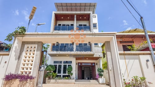 ផ្ទះលក់នៅក្នុងក្រុងសៀមរាប-ជិតសណ្ឋាគារស្មាយលីង/House for Sale in Siem Reap city-Sangkat Sla Kram