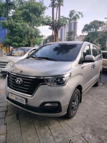 Car rental  starex H1