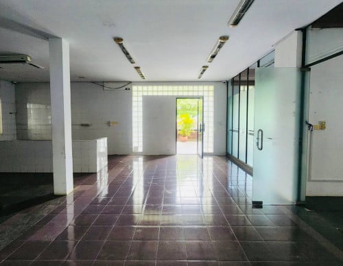 Shophouse for Rent on Main Road, Tonle Basak