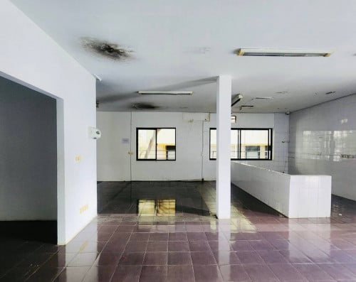 Shophouse for Rent on Main Road, Tonle Basak