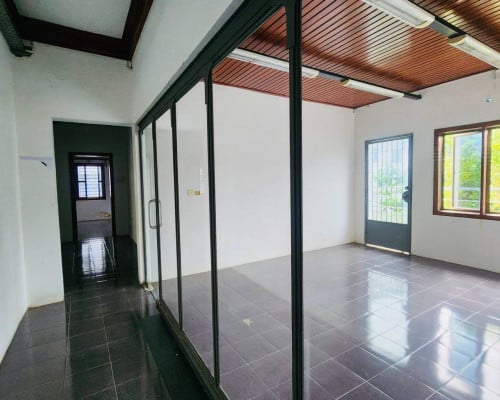 Shophouse for Rent on Main Road, Tonle Basak