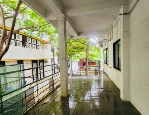 Shophouse for Rent on Main Road, Tonle Basak