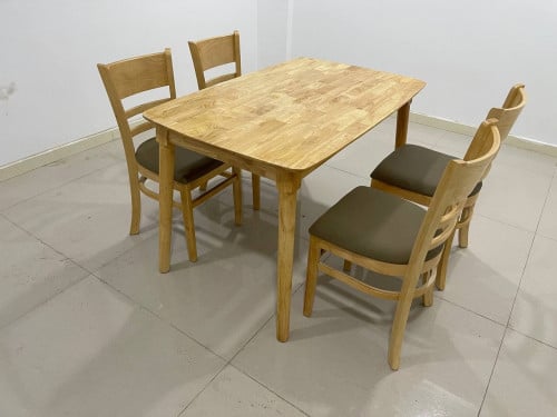 Beautiful table and chair dining set