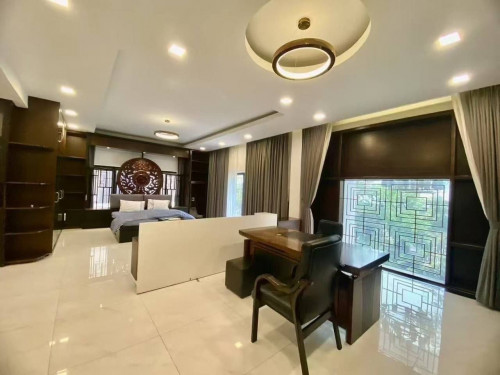 Spacious Villa 15 Bedrooms For Rent Close to airport international Phnom Penh