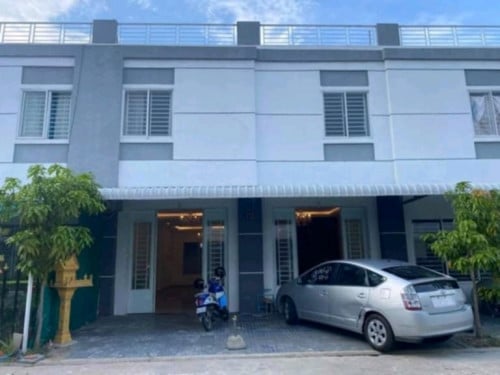 ផ្ទះលក់តម្លៃក្រោមបុរី 13000$(ថែមជូនប្លង់រឹង)