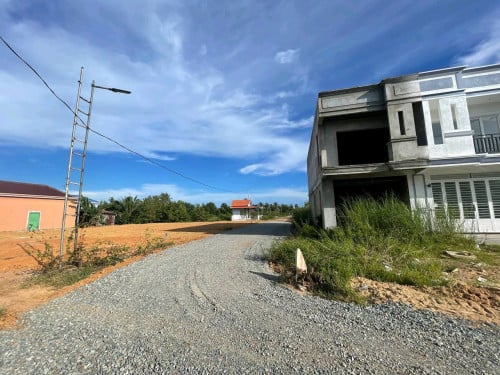 ដីលំនៅឋានកាត់លក់ធូរៗ