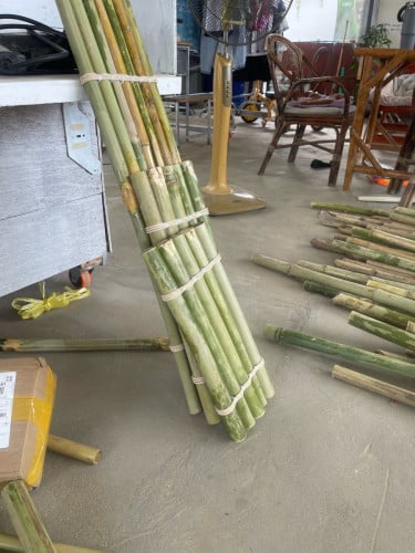 ធ្នើឬស្សី សំរាប់តាំងលំអរពាងត្រី