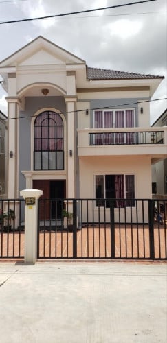 ផ្ទះសម្រាប់លក់ប្រភេទ វីឡាទោ