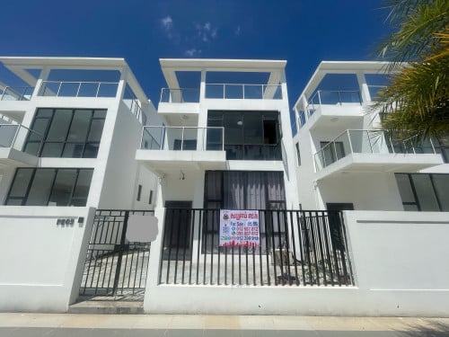 ផ្ទះលក់ បុរី ផាកវីឡា