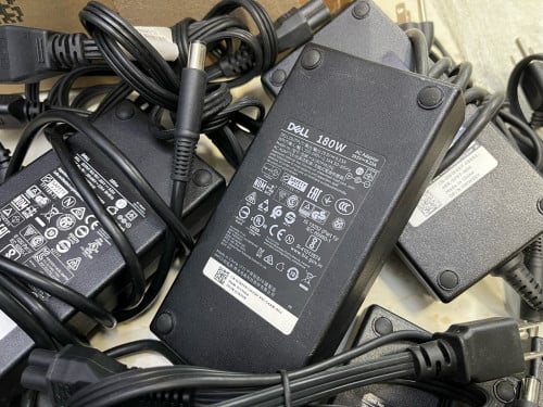 ឆ្នាំ​ងសាក​ Dell Original 130W​ & 180W មួយទឹក