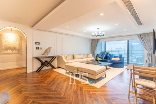 #FORSALE High-End 4 Bedroom Condo – 📍De Castle Noblesse, Beoung Kak 1, Phnom Penh