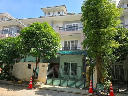 វីឡាភ្លោះ (Twin Villa) សម្រាប់ជួល ក្នុងបុរី ភ្នំពេញថ្មីរីជិនផាក  (#05 St. D)