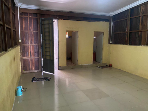 ๐ฆHouse Available for Urgent Sale at a Special Price (Negotiable).