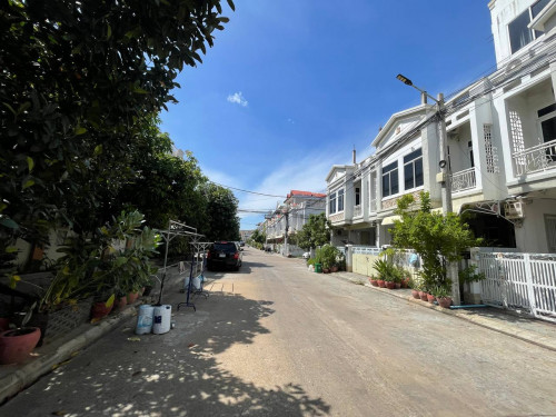 ๐ฆHouse Available for Urgent Sale at a Special Price (Negotiable).