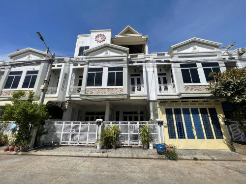 ๐ฆHouse Available for Urgent Sale at a Special Price (Negotiable).