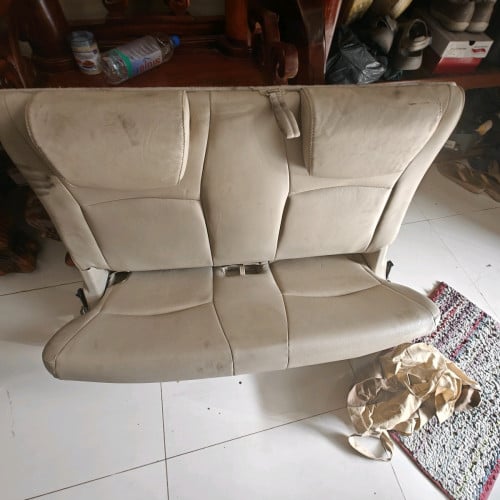 កៅអីជួរទី៣ Highlander