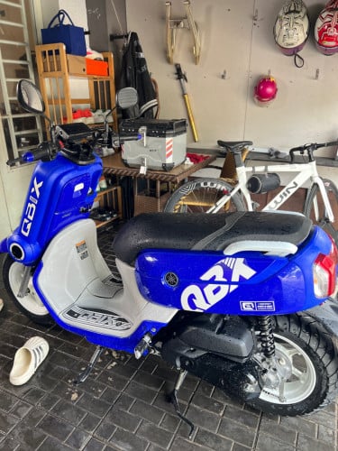 QBIX 125cc មនុស្សស្រីជិតៗផ្ទះម៉ូតូនៅស្តាត់សុីនទាំងអស់មានពន្ធត្រឹមត្រូវ