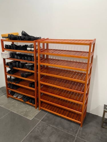 ធ្នើសម្រាប់ដាក់ស្បែកជើង