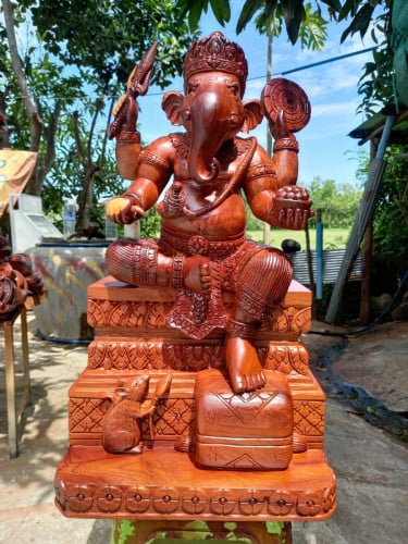 រូបព្រះគីណេសឈេីធ្នុង