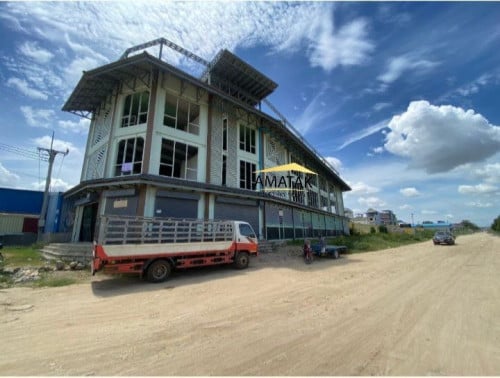 អាគារកែង ជួលតម្លៃល្អស្ថិតនៅលើផ្លូវមេ ( ខាងលិចវត្តតាំងក្រសាំង ) ទំហំ18x50 បើកការិយាល័យ - សាលារៀន …