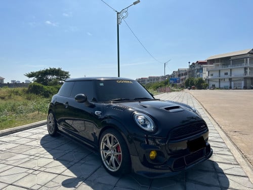 2014 Mini Cooper F56 upgraded JCW