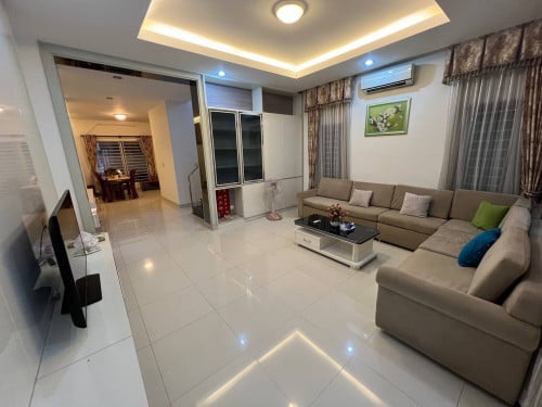 4 Bedrooms For Rent at Peng Hout Beoung Snor