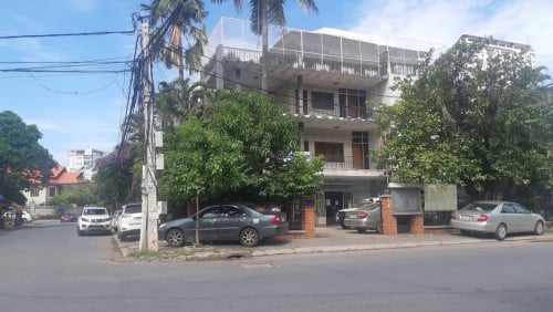 Corner House For Rent in Toul Kork