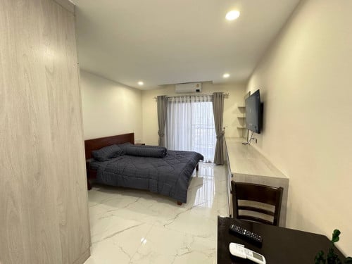 Studio for rent at UK548