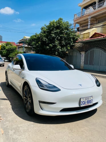 Tesla Model 3 Long Range
