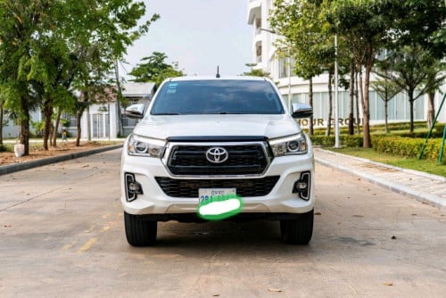 Toyota​Hillux Revo Rally for rent