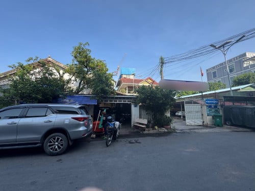 ដី និងផ្ទះវីឡាលក់ (លក់បន្ទាន់)