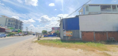 ឃ្លាំងជួល ៖ ផ្លូវព្រៃស, ខណ្ឌដង្កោរ, រាជធានីភ្នំពេញ