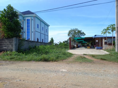 ដីឡូតិ៍ស្អាតជាប់ផ្លូវ៣០មលក់បន្ទាន់