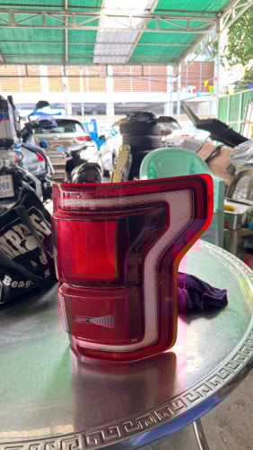 ស្តុបក្រោយស្តាំ Ford F150 Raptor 2017-2020 taillight ហ្សិន