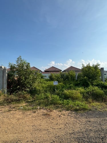 Vacant Land (10m x 20m)