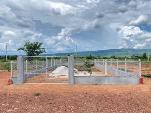 ដីលំហែរ ត្រាវកុដិ