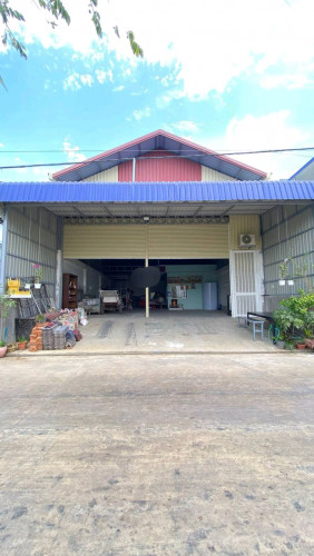 ដីឃ្លាំងលក់បន្ទាន់