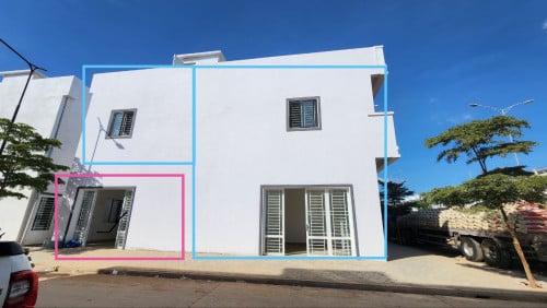 -ផ្ទះកែងខាងមុខរួមនឹងជាន់ទី1តំលៃ $350/month (ពណ៍ខៀវ) -ផ្ទះចំហៀងខាងក្រោយតំលៃ 200$(ពណ៍ផ្កាឈូក)