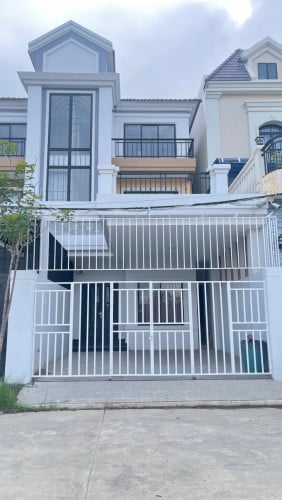 ផ្ទះវិឡាលក់ជិតអេគីដេ 105K