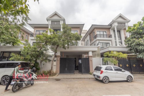 ផ្ទះវីឡាធ្វីន ( Twin Villa ) សម្រាប់លក់| បុរីប៉េងហួតបឹងស្នោ