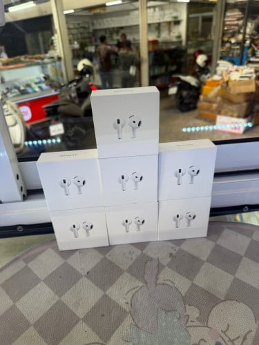 Air pond 4 new box warranty one year