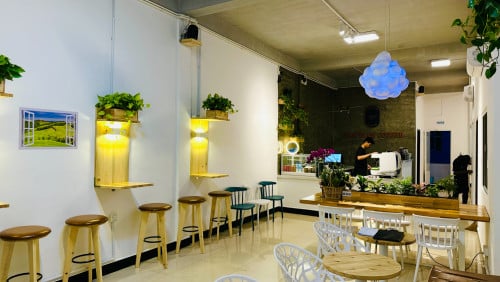 Coffee Shop For Sale (Santhor Mok High School, Toul Kork)